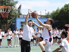 如何通过模拟比赛提高篮球进攻实战能力?_0